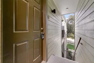 3101 Sondra Drive #302, Fort Worth, TX 76107 - Photo 3