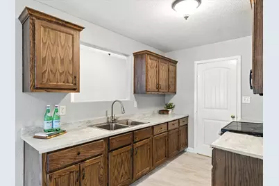 5720 Frisco Avenue, Forest Hill, TX 76119 - Photo 15