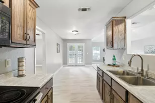 5720 Frisco Ave, Forest Hill, TX 76119 - Photo 17