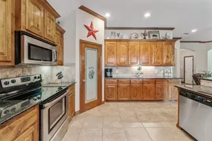 2936 Willow Ridge Cir, Granbury, TX 76049 - Photo 11