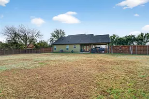 203 Mockingbird St, Ector, TX 75439 - Photo 25