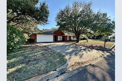 205 N Meadowview Drive, Waxahachie, TX 75165 - Photo 3