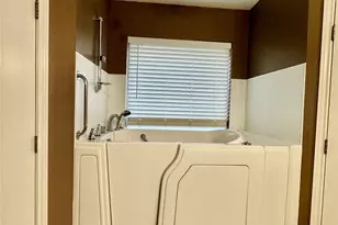 205 N Meadowview Dr, Waxahachie, TX 75165 - Photo 21