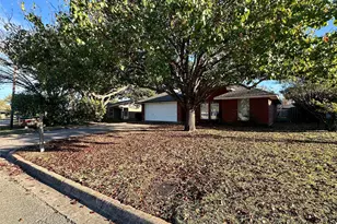 205 N Meadowview Dr, Waxahachie, TX 75165 - Photo 5