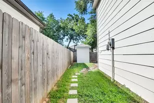 1915 Shaw St, Dallas, TX 75212 - Photo 27