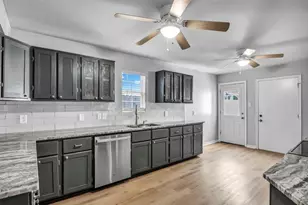 1915 Shaw St, Dallas, TX 75212 - Photo 9