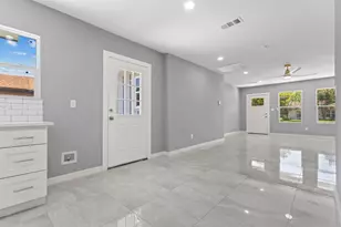 526 SE 11th, Grand Prairie, TX 75051 - Photo 3