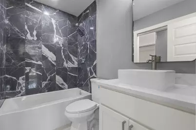 526 SE 11th, Grand Prairie, TX 75051 - Photo 7