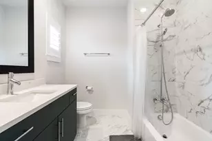 381 E Greenbriar Ln, Dallas, TX 75203 - Photo 19