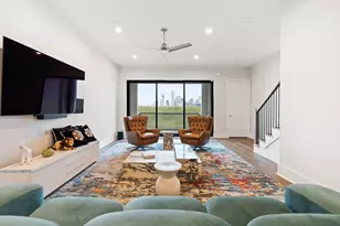 381 E Greenbriar Ln, Dallas, TX 75203 - Photo 1