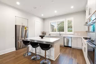 381 E Greenbriar Ln, Dallas, TX 75203 - Photo 9