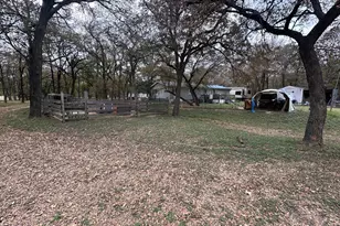 236 Oakgrove Cir, Elm Mott, TX 76640 - Photo 15