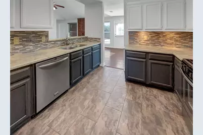 6544 Meadowlark Lane E, Watauga, TX 76148 - Photo 3