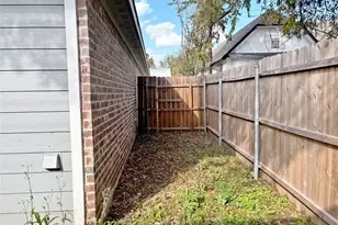 1615 Jones St, Greenville, TX 75401 - Photo 25