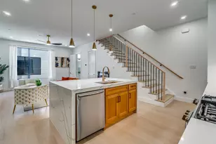 708 W 10th St, Dallas, TX 75208 - Photo 3