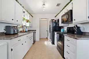 1423 Berry Dr, Cleburne, TX 76033 - Photo 7