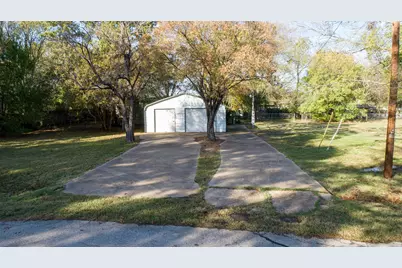 208 Shadowwood Street, Gun Barrel City, TX 75156 - Photo 3