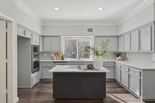 700 Pistachio Cir, Irving, TX 75063 - Photo 13