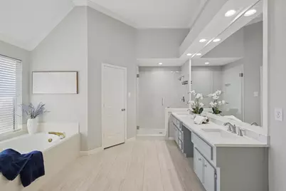 700 Pistachio Circle, Irving, TX 75063 - Photo 35