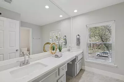 700 Pistachio Circle, Irving, TX 75063 - Photo 23