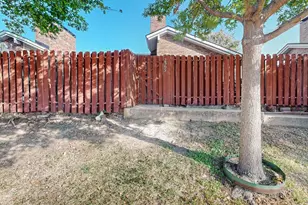 2569 Shady Ridge Dr, Bedford, TX 76021 - Photo 3