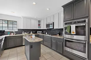 3900 N Shadycreek Dr, Arlington, TX 76013 - Photo 9