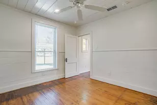 619 W Live Oak St, Jacksboro, TX 76458 - Photo 17