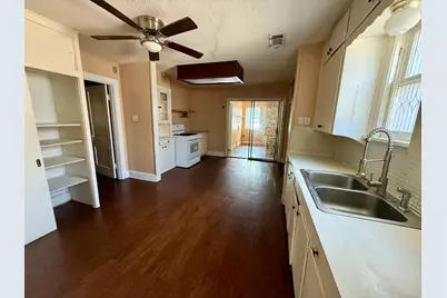 2946 Lipscomb Street, Fort Worth, TX 76110 - Photo 17