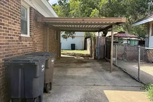 2946 Lipscomb St, Fort Worth, TX 76110 - Photo 5