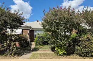 2946 Lipscomb St, Fort Worth, TX 76110 - Photo 3