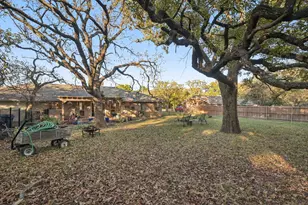 1202 Hopkins Dr, Denton, TX 76205 - Photo 39