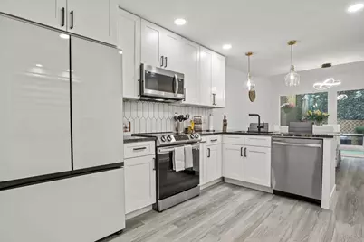 1916 Shorewood Drive, Grapevine, TX 76051 - Photo 13