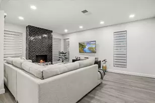 1916 Shorewood Dr, Grapevine, TX 76051 - Photo 5