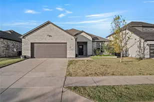 327 Coyote Creek Dr, Lavon, TX 75166 - Photo 1