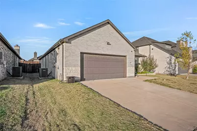 327 Coyote Creek Drive, Lavon, TX 75166 - Photo 3