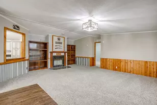 11609 Hardwood Ct, Fort Worth, TX 76135 - Photo 5