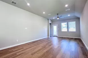 1002 London Town Ln, Princeton, TX 75071 - Photo 7