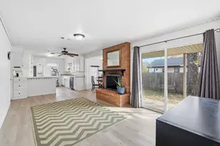 612 N 10th St, Sanger, TX 76266 - Photo 9