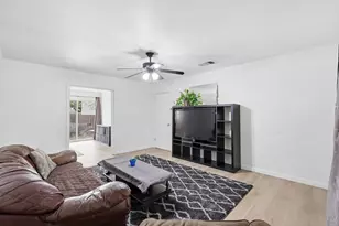 612 N 10th St, Sanger, TX 76266 - Photo 7