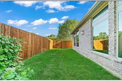 1529 Woodford Place, Fort Worth, TX 76120 - Photo 13