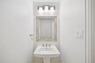 710 Bluffview Dr, McKinney, TX 75071 - Photo 11