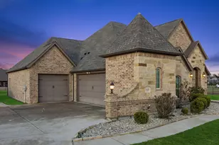 1020 Jesse James Ln, Springtown, TX 76082 - Photo 3