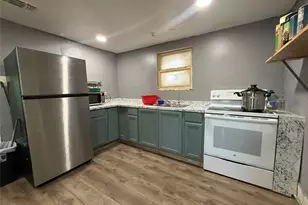 411 W Hester St, Sherman, TX 75090 - Photo 7