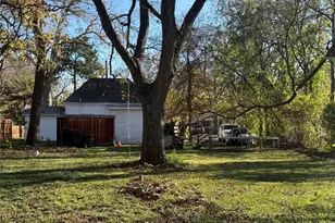 411 W Hester St, Sherman, TX 75090 - Photo 11