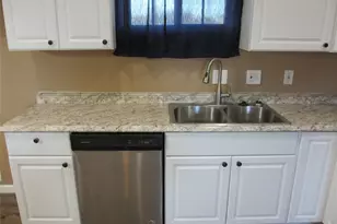 602 S Aquilla St, Itasca, TX 76055 - Photo 5