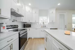 319 Coral Reef St, Gun Barrel City, TX 75156 - Photo 11