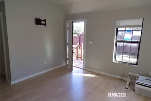 1115 S Glasgow Dr, Dallas, TX 75223 - Photo 11