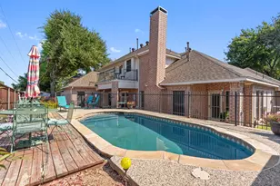 3309 Sir Stewart Cir, Grand Prairie, TX 75052 - Photo 3