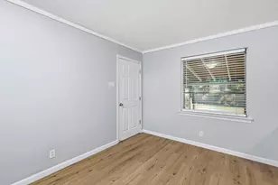5345 Hensley Dr, Fort Worth, TX 76134 - Photo 9