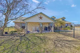 132 Windmill Dr, Tioga, TX 76271 - Photo 1